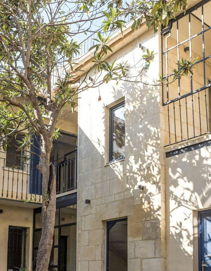 Sous Le Neflier Bed and Breakfast Nîmes Buitenkant foto