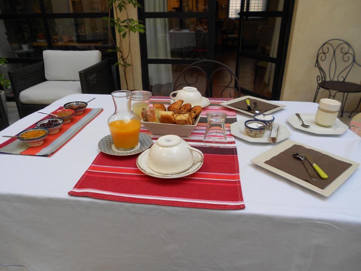 Sous Le Neflier Bed and Breakfast Nîmes Buitenkant foto